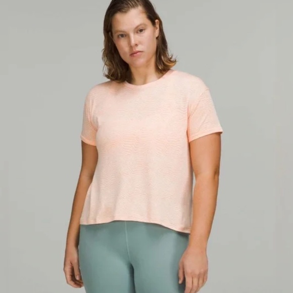 Lululemon Women's Train To Be Short Sleeve Shirt Highlight Orange Size 6 - Picture 1 of 7